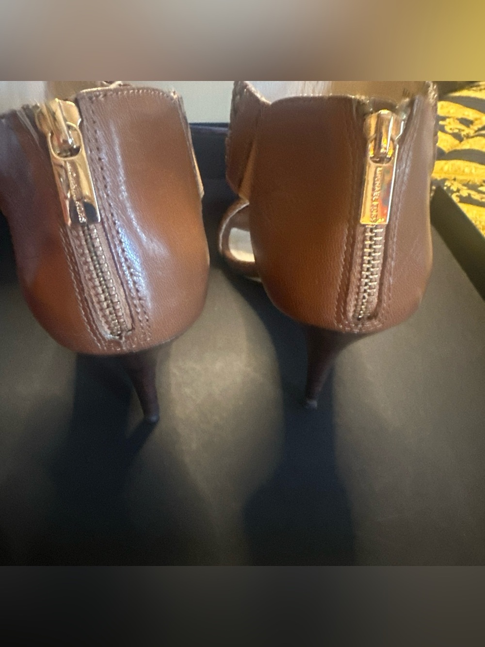 Michael Kors Juniper Dark Walnut Sandals size 9 NIB - Picture 5 of 16